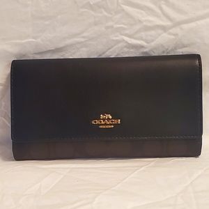 COACH Slim Trifold Wallet In Signature Canvas. Gently used